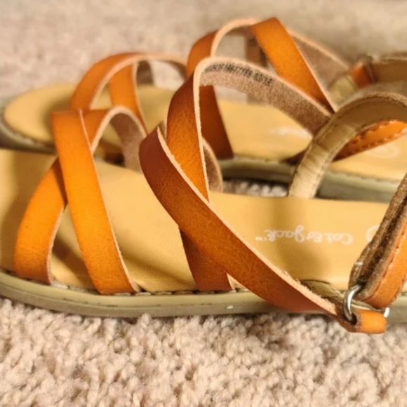 Brown Sandals 9c - Picture 3 of 3